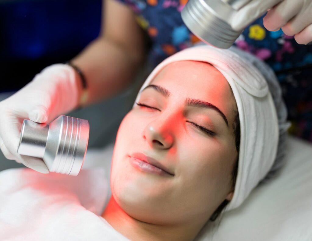 6 Amazing Red Light Therapy Benefits For Skin Health Led Red Therapy